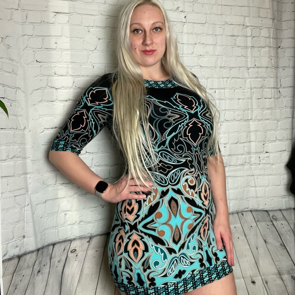 Le château Small Dress - Picture 1 of 4